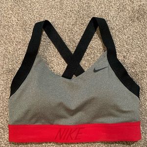 Nike sports bra size small